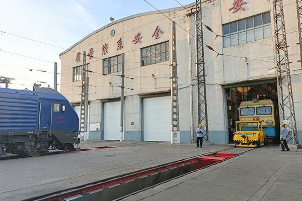 粉色黄色软件下载门业工业提升门 粉色黄色软件下载门业工业提升门