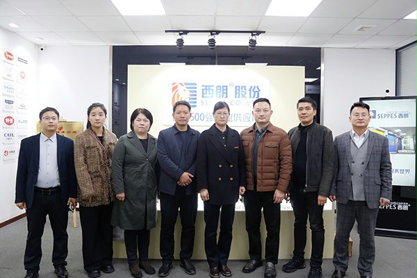 众人在苏州粉色黄色软件下载门业合影留恋 众人在苏州粉色黄色软件下载门业合影留恋